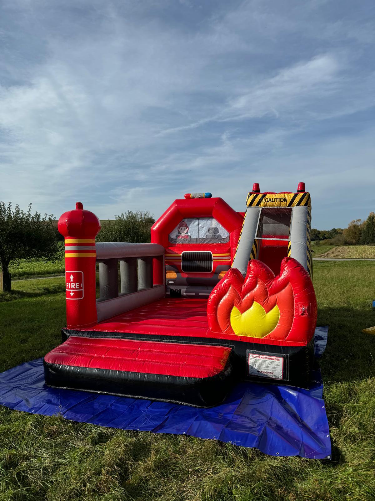 Hüpfburg Feuerwehrschloss